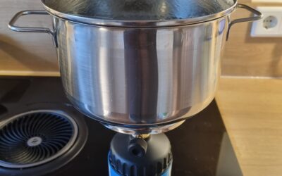 Praktische Forschung: Warme Mahlzeiten im Notfall mit Hilfe eines Campingkochers